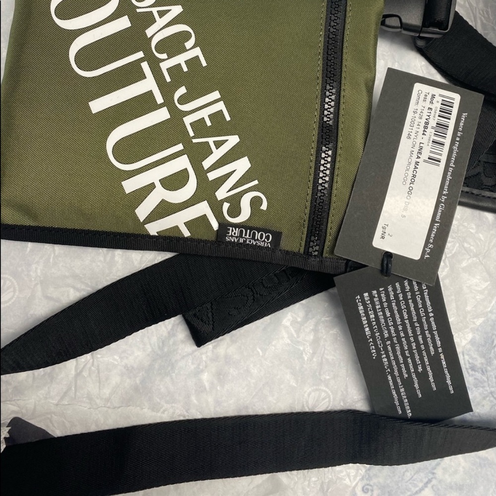 Versace couture Macro Logo collection techno fabric & leather messenger bag - Picture 7 of 16